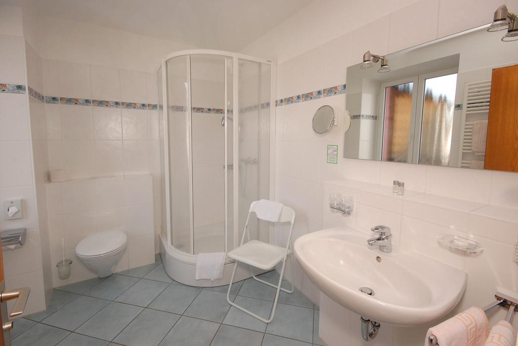 Hotel Hirschen Sankt Peter Room photo